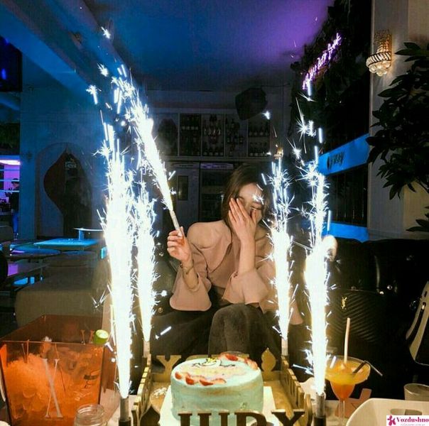 MF-002 свічки феєрверки в торт, холодний фонтан 15 см, 70 сек, 4 шт/уп Maxsem MF-002 фото